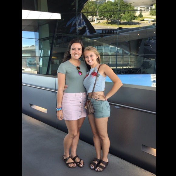 • VintageDressing • Rose Embroidered Halter Top - Picture 4 of 4